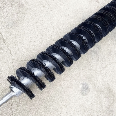 Spiral nylon bristle cleaning rotating brush roller for industrial cleaning