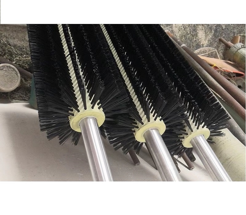 cylindrical brush roller
