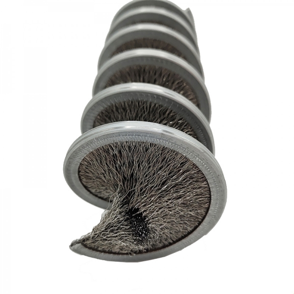 Wire inverted coil brush